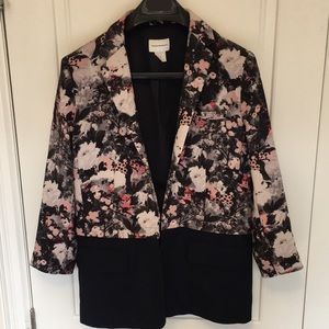 Club Monaco floral print colour block blazer with 3/4 length sleeves size 8